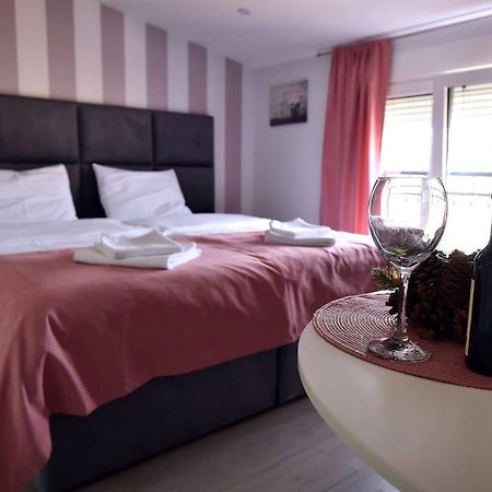 Studio Apartments Bulevar Ποντγορίτσα Εξωτερικό φωτογραφία