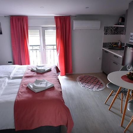 Studio Apartments Bulevar Ποντγορίτσα Εξωτερικό φωτογραφία