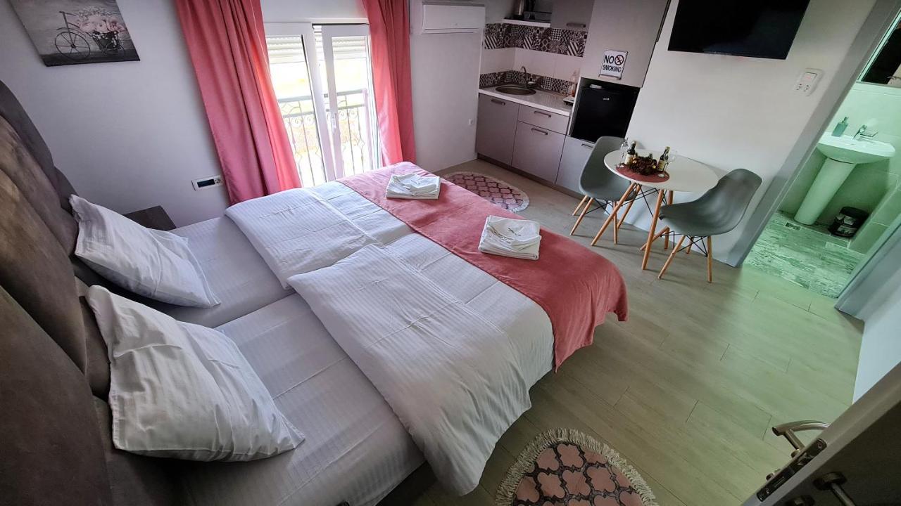 Studio Apartments Bulevar Ποντγορίτσα Εξωτερικό φωτογραφία