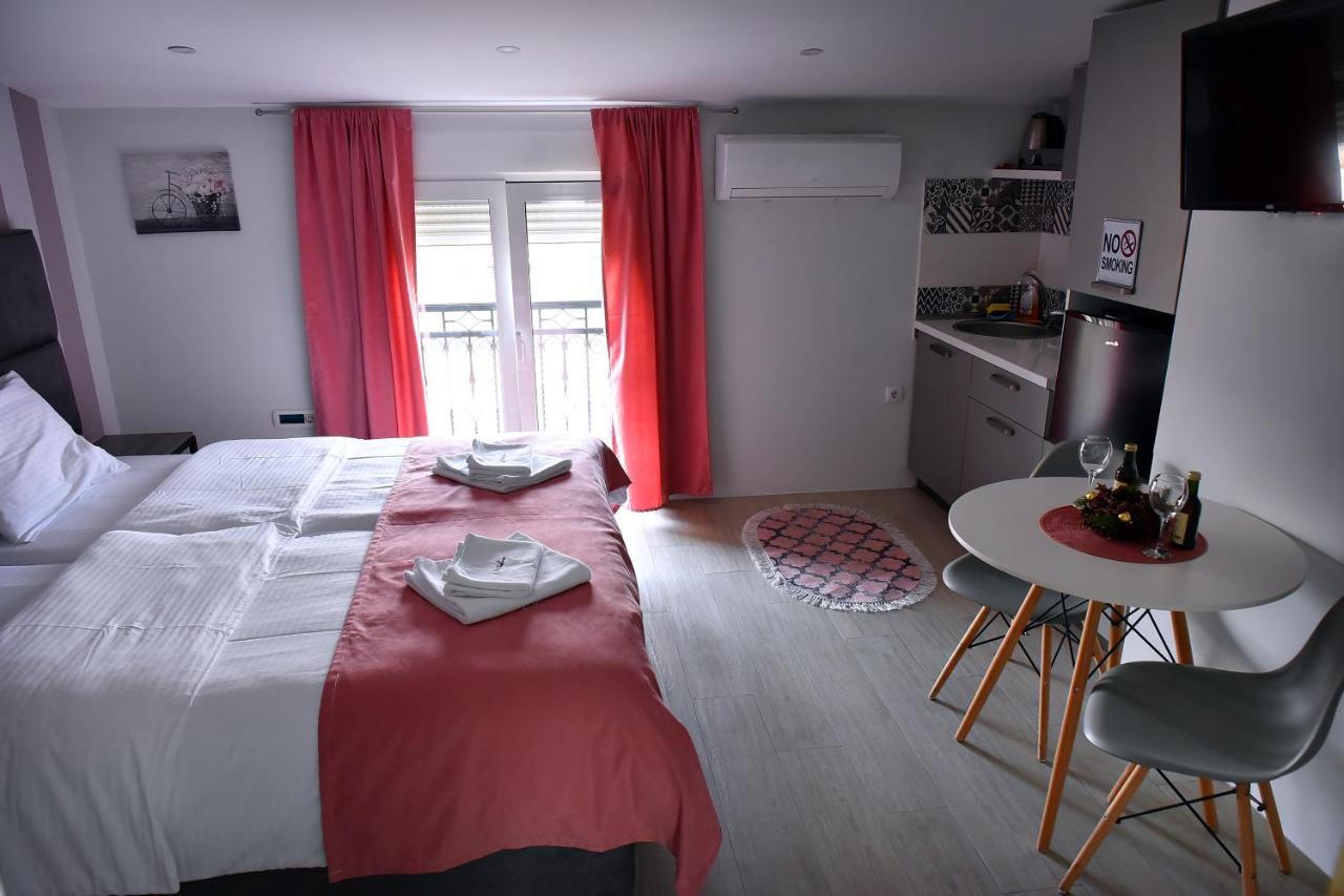 Studio Apartments Bulevar Ποντγορίτσα Εξωτερικό φωτογραφία