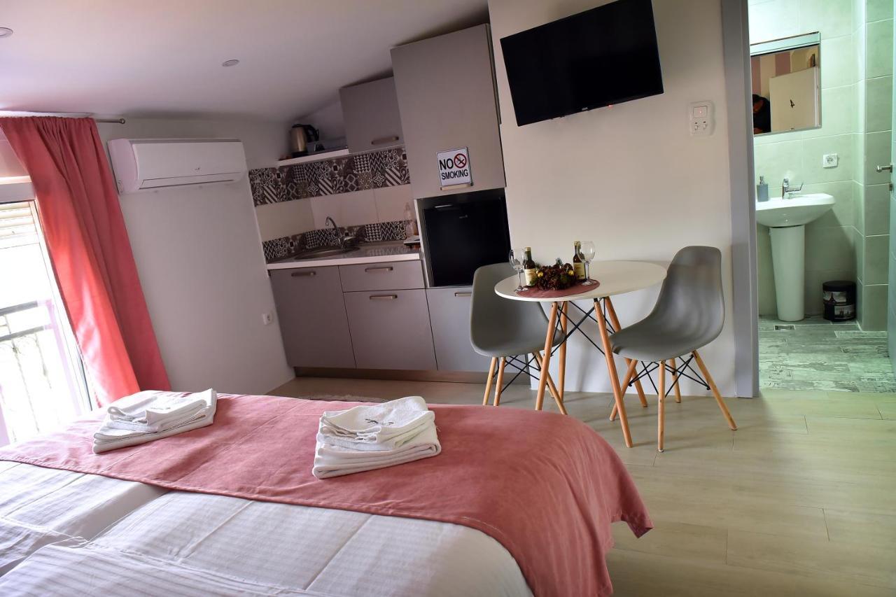 Studio Apartments Bulevar Ποντγορίτσα Εξωτερικό φωτογραφία