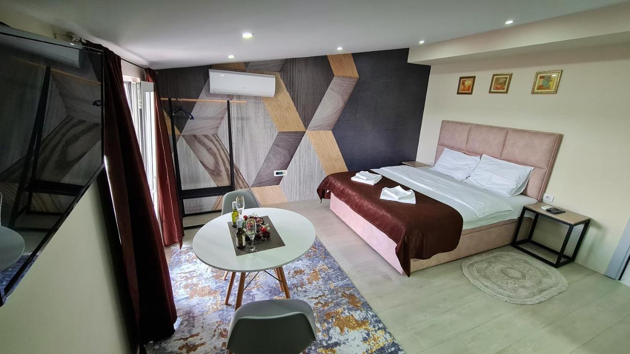 Studio Apartments Bulevar Ποντγορίτσα Εξωτερικό φωτογραφία